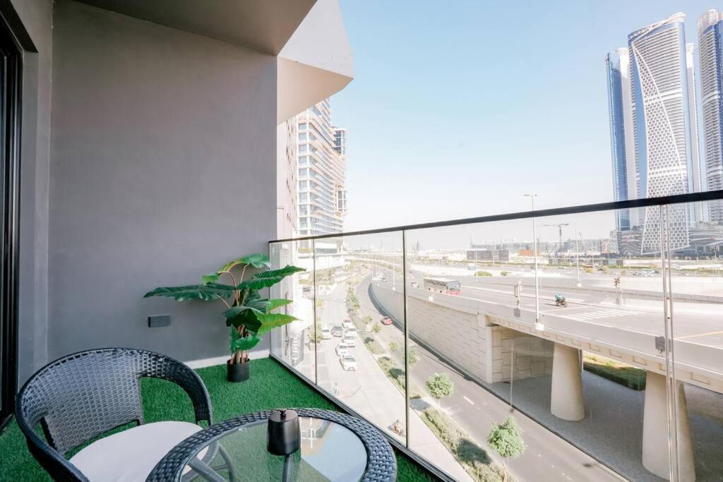 Cozy Studio With Burj Views Pool Gym Central Apartment Dubai Exterior photo