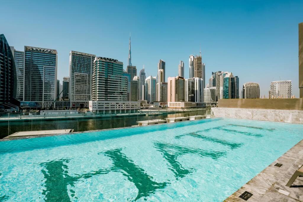 Cozy Studio With Burj Views Pool Gym Central Apartment Dubai Exterior photo